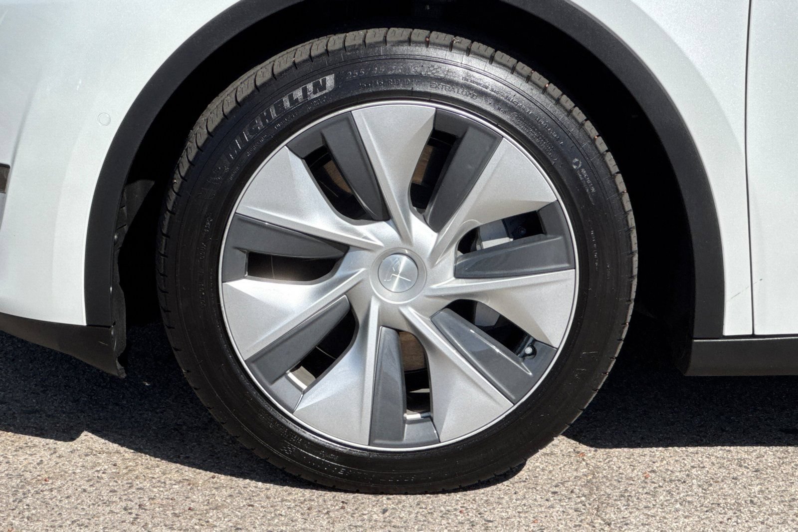 Used 2021 Tesla Model Y Long Range AWD/4WD image 26