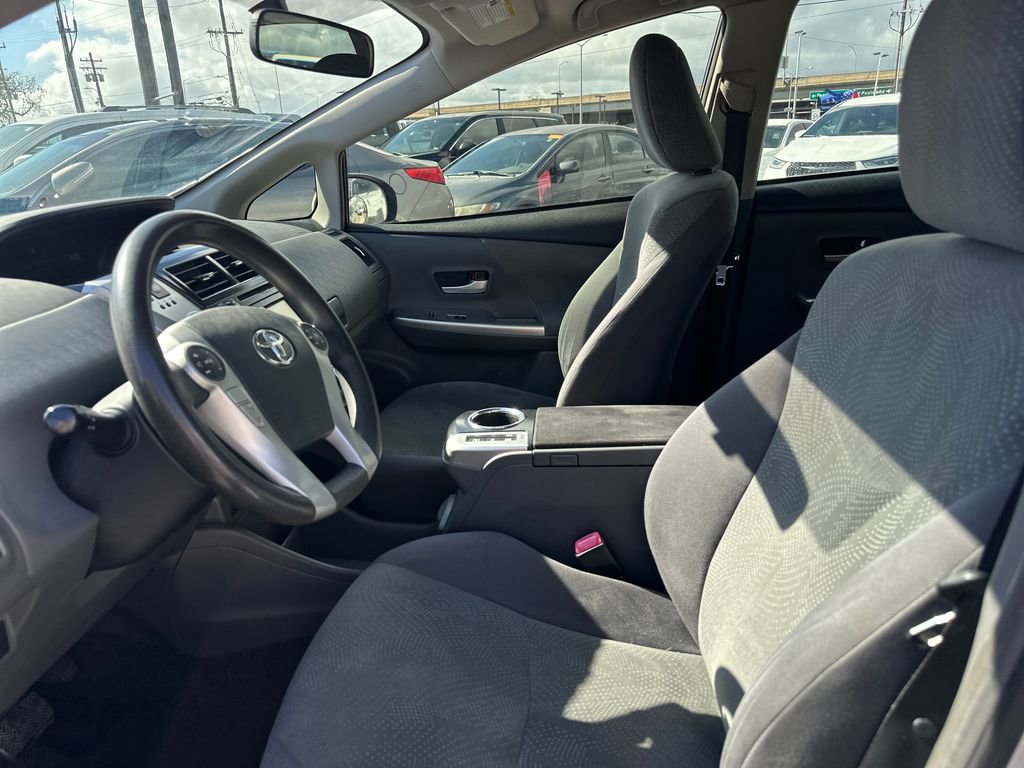 Used 2014 Toyota Prius V Two image 12