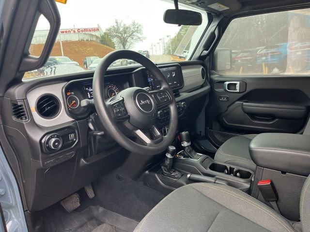 Used 2025 Jeep Wrangler Sport image 6