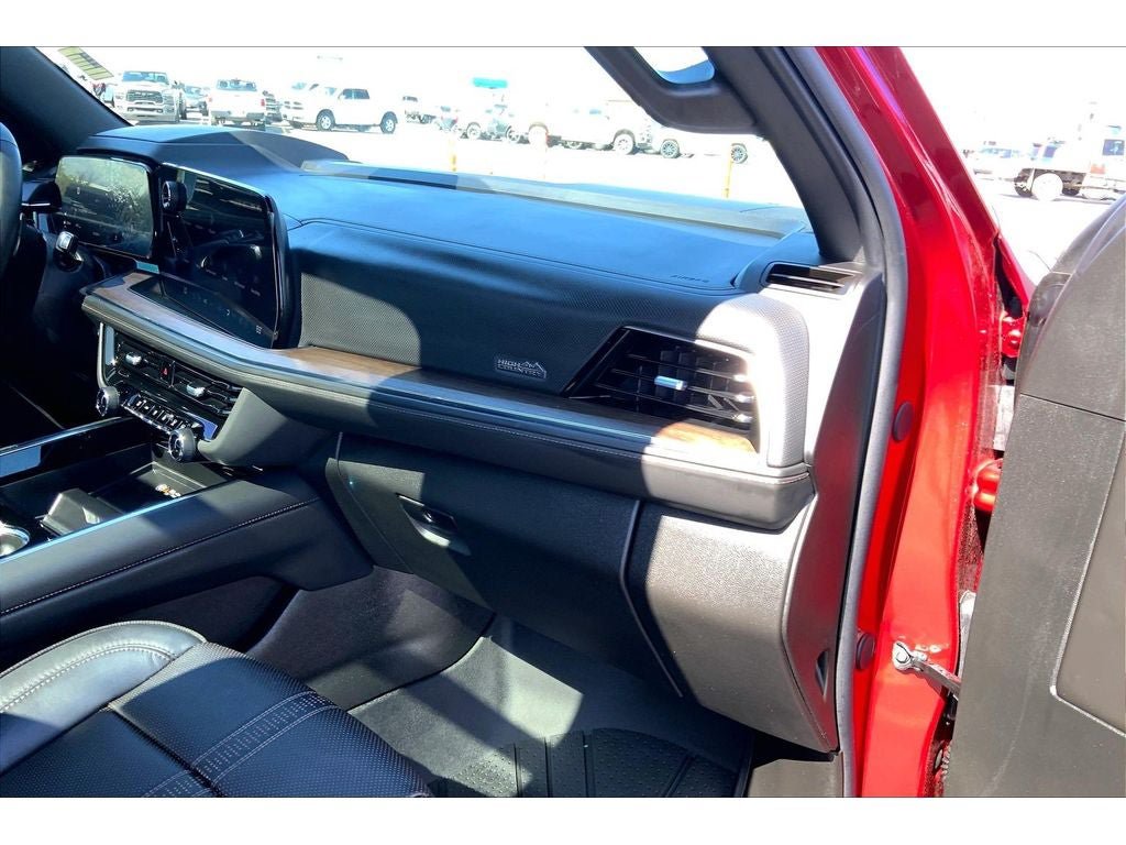 Used 2026 Chevrolet Tahoe High Country AWD/4WD image 18