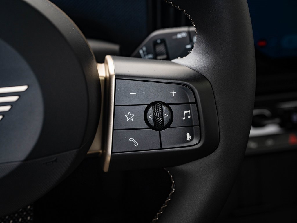 Certified 2025 MINI Cooper 2-Door Hardtop image 24