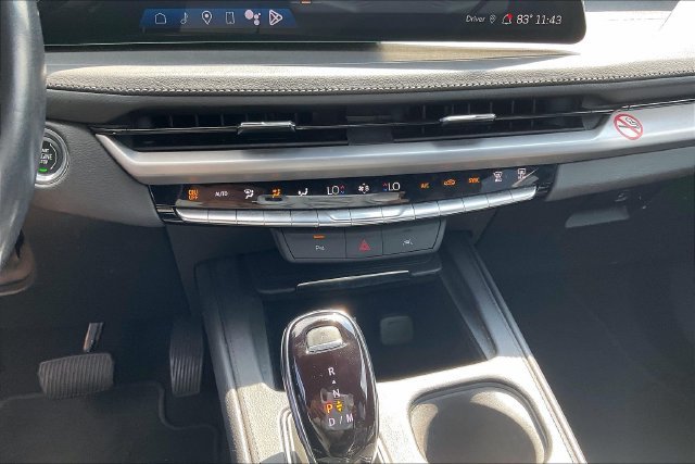 Used 2024 Cadillac XT4 Premium Luxury FWD image 15