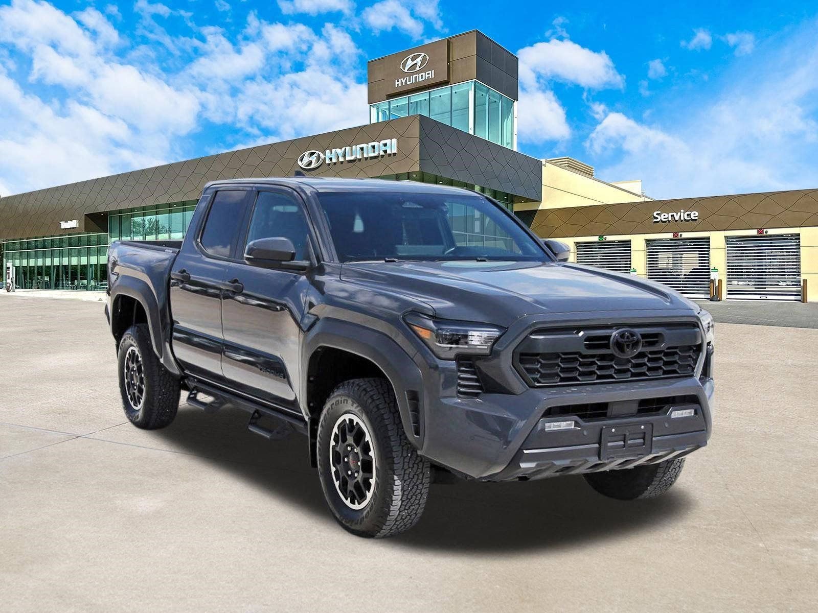 Used 2024 Toyota Tacoma TRD Off-Road w/ TRD Off Road Upgrade Package AWD/4WD image 3
