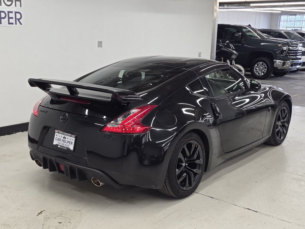 Used 2017 Nissan 370Z Coupe RWD image 7