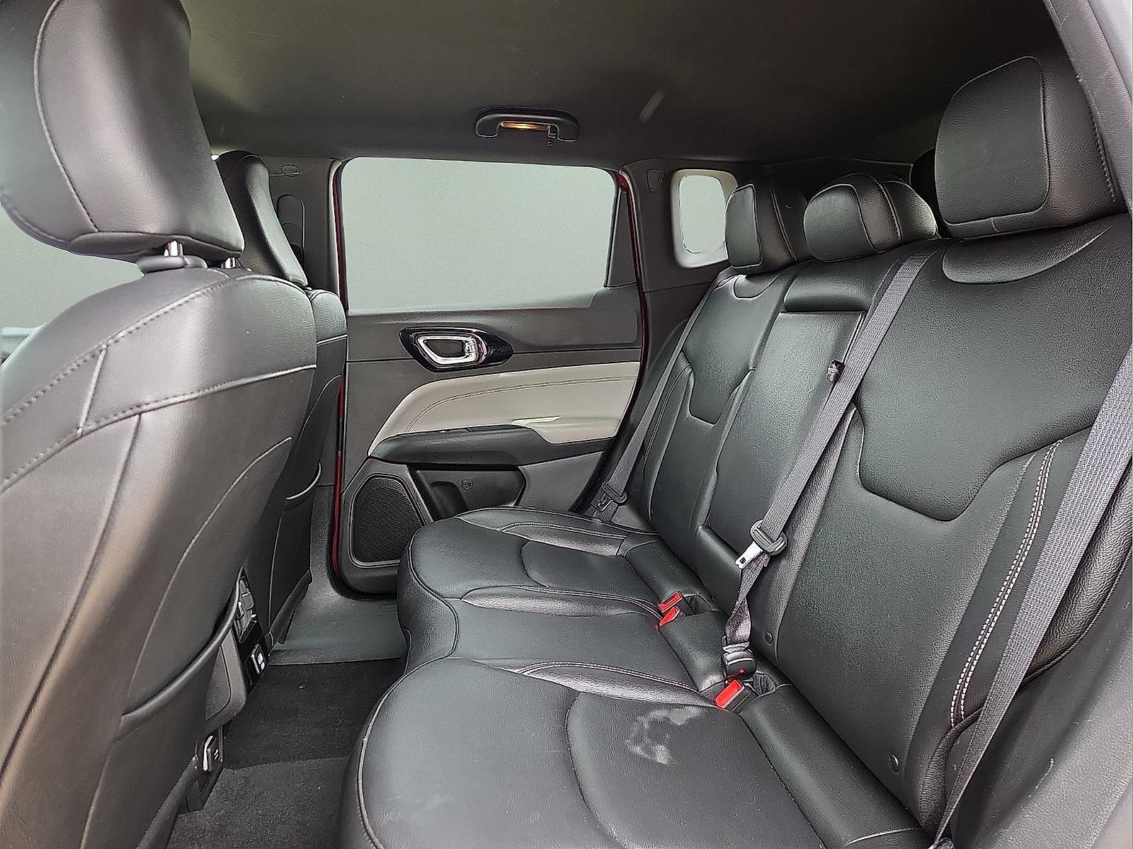 Used 2025 Jeep Compass Limited AWD/4WD image 10