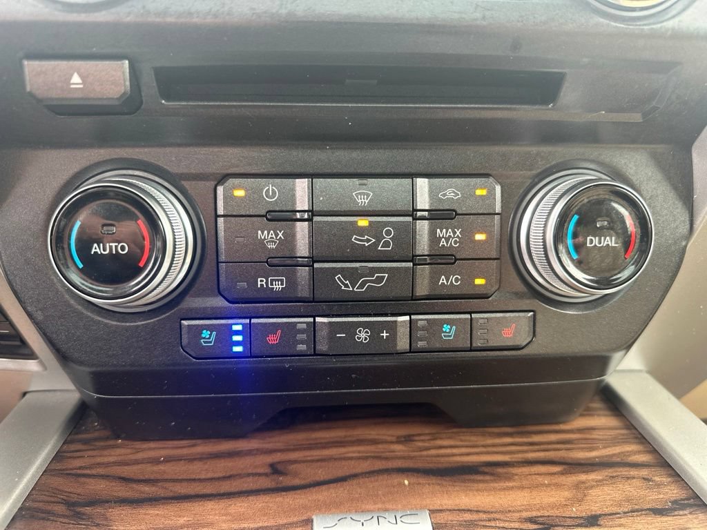 Used 2018 Ford F150 Lariat w/ Equipment Group 502A Luxury AWD/4WD image 24