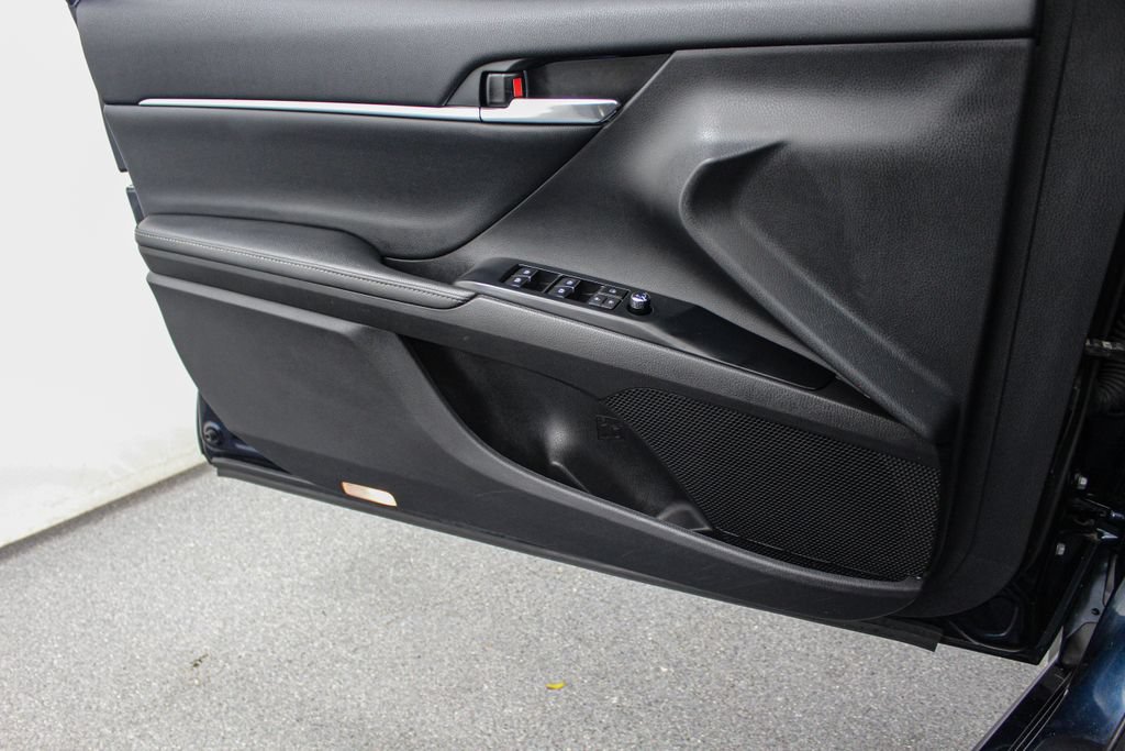 Used 2020 Toyota Camry XSE FWD image 17