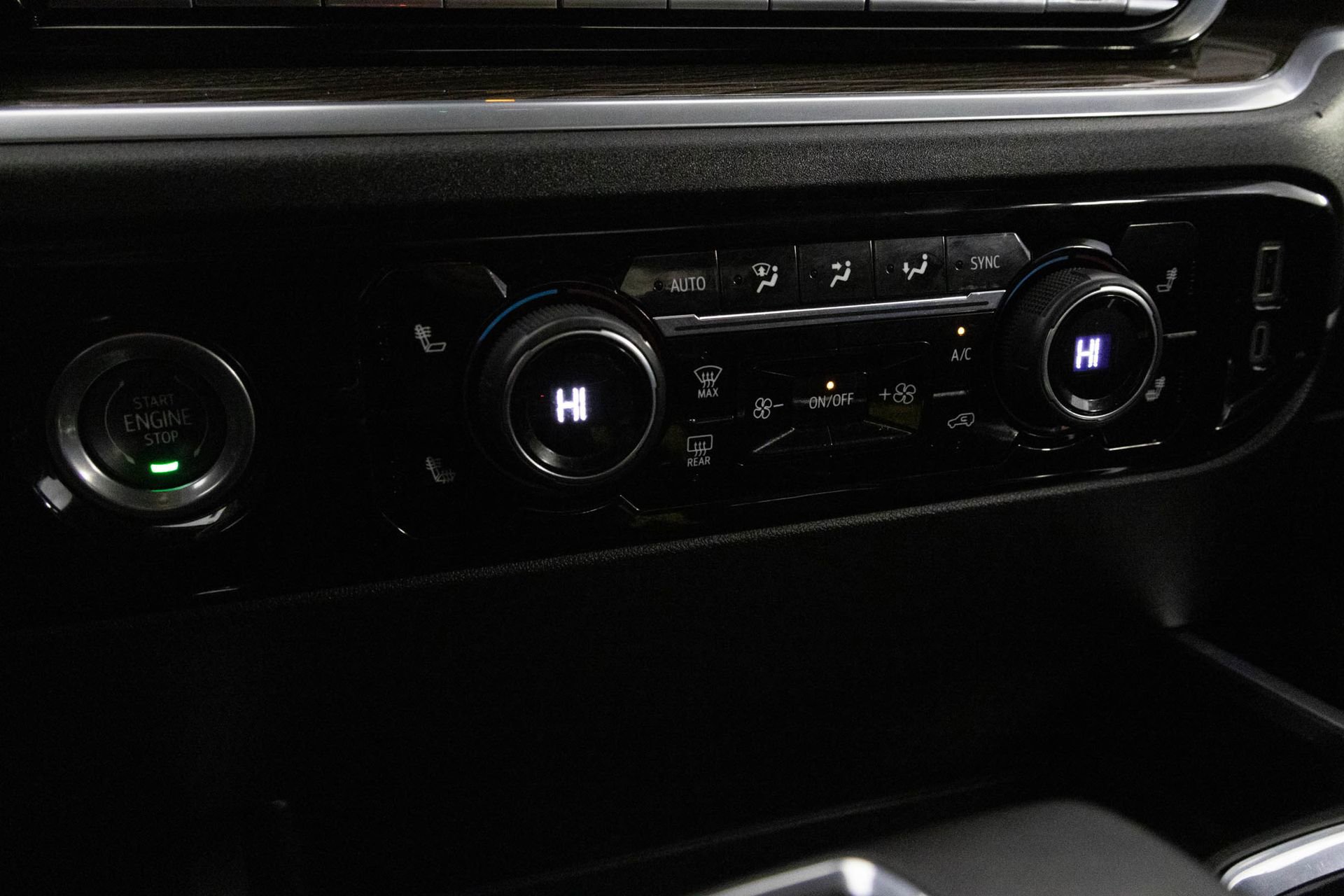 Used 2023 Chevrolet Silverado 1500 RST image 23