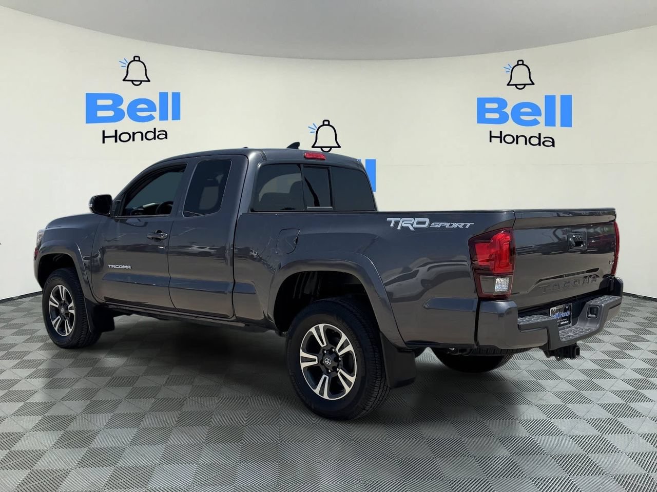 Used 2019 Toyota Tacoma TRD Sport RWD video 3