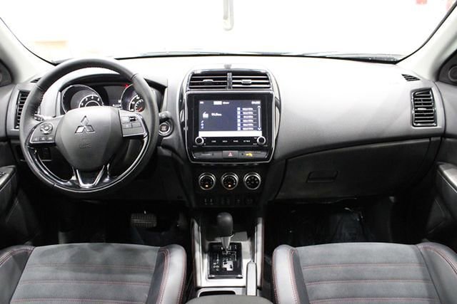 Used 2024 Mitsubishi Outlander Sport SE image 22