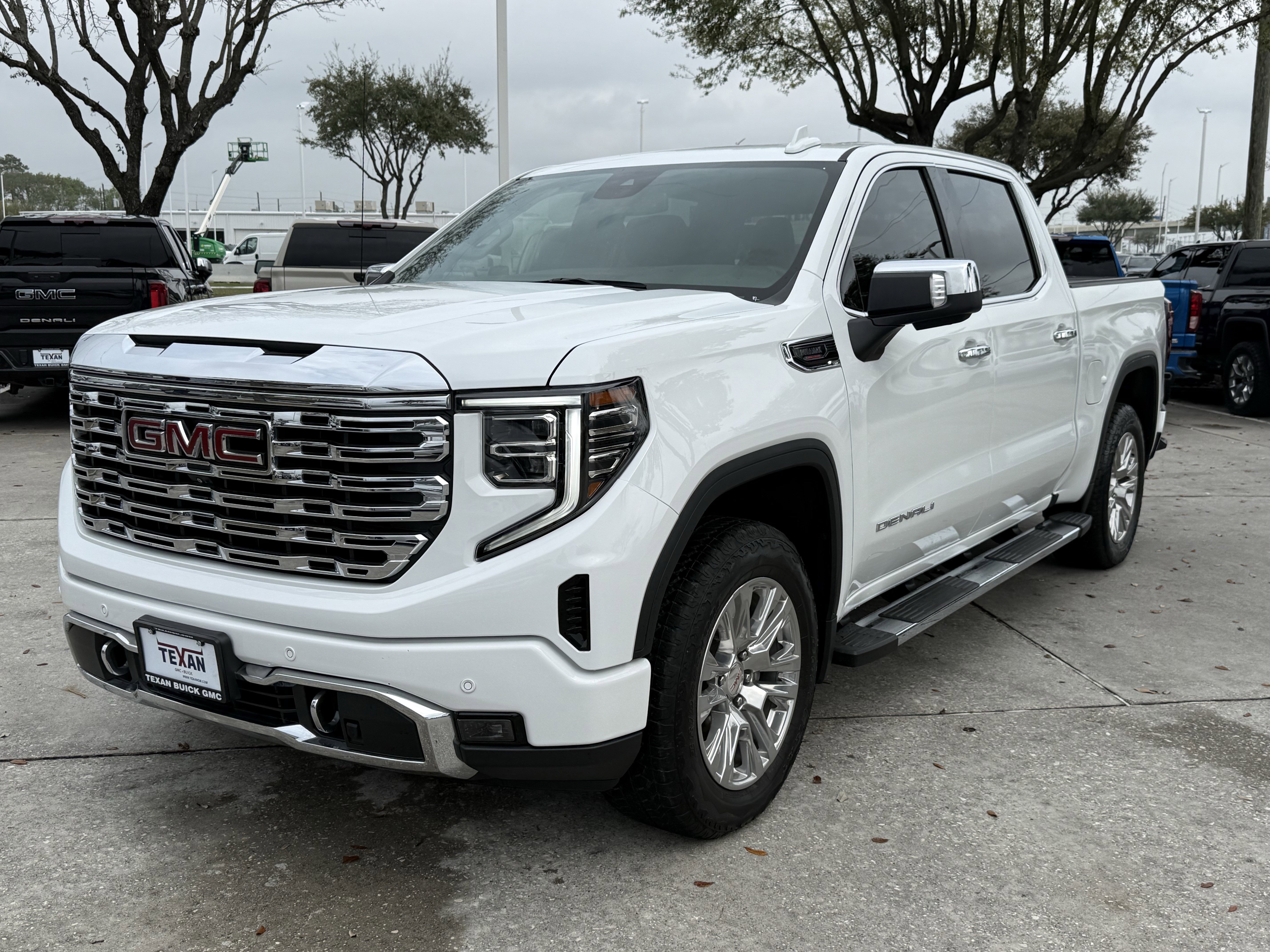 Used 2023 GMC Sierra 1500 Denali image 9