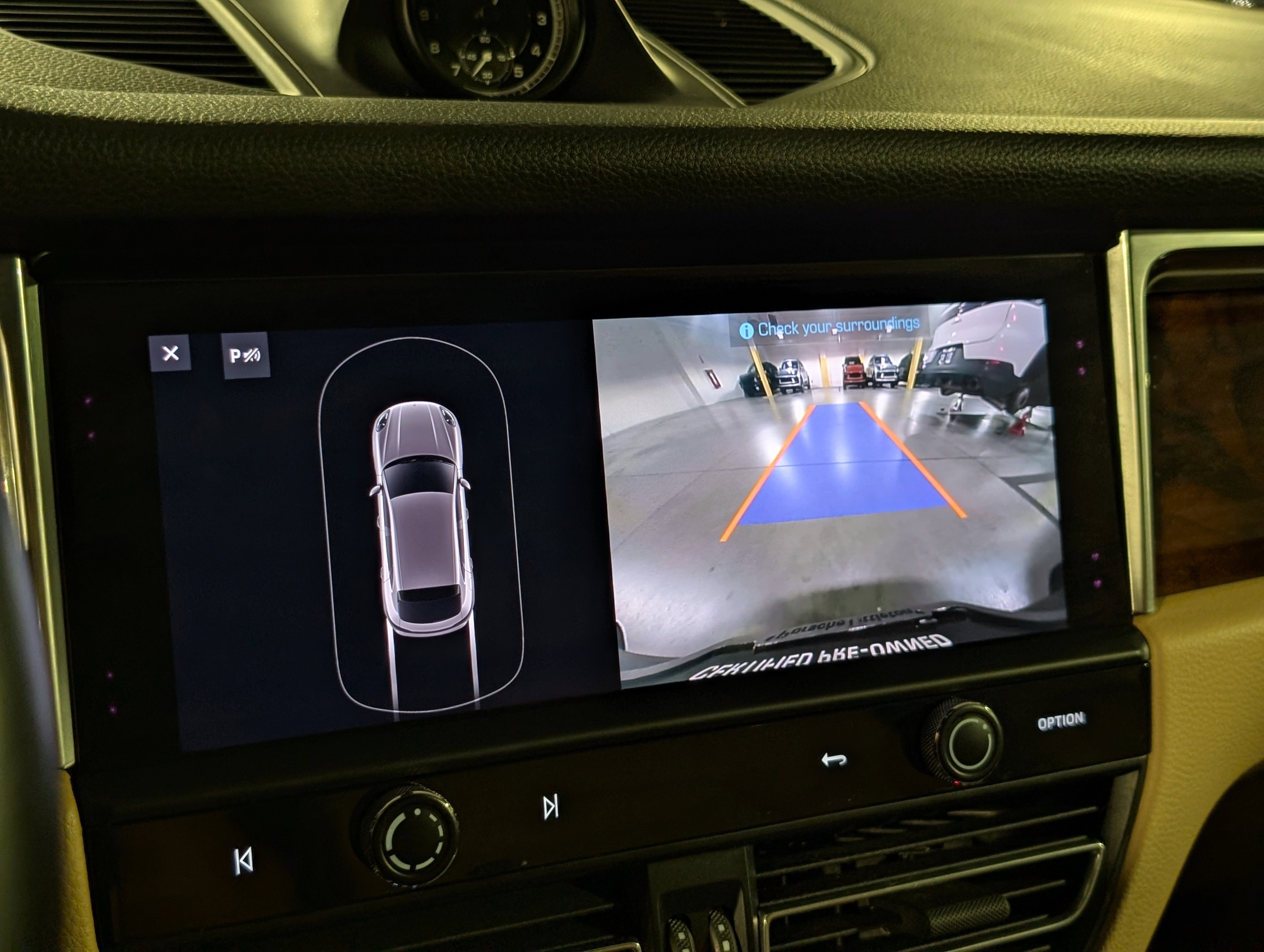 Certified 2022 Porsche Macan image 36