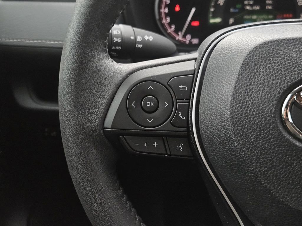 Used 2023 Toyota RAV4 XLE Premium image 17