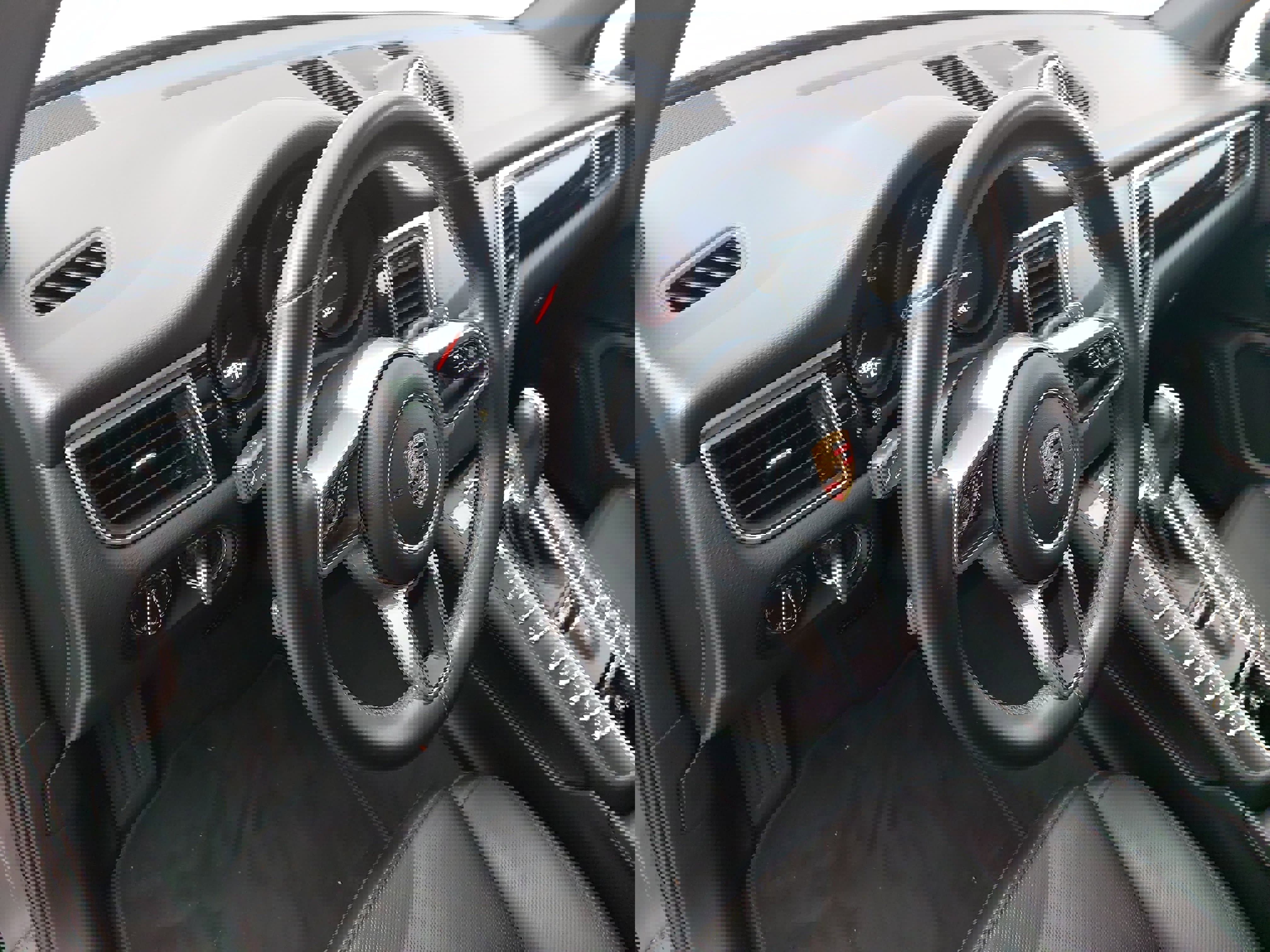 Certified 2018 Porsche Macan image 4