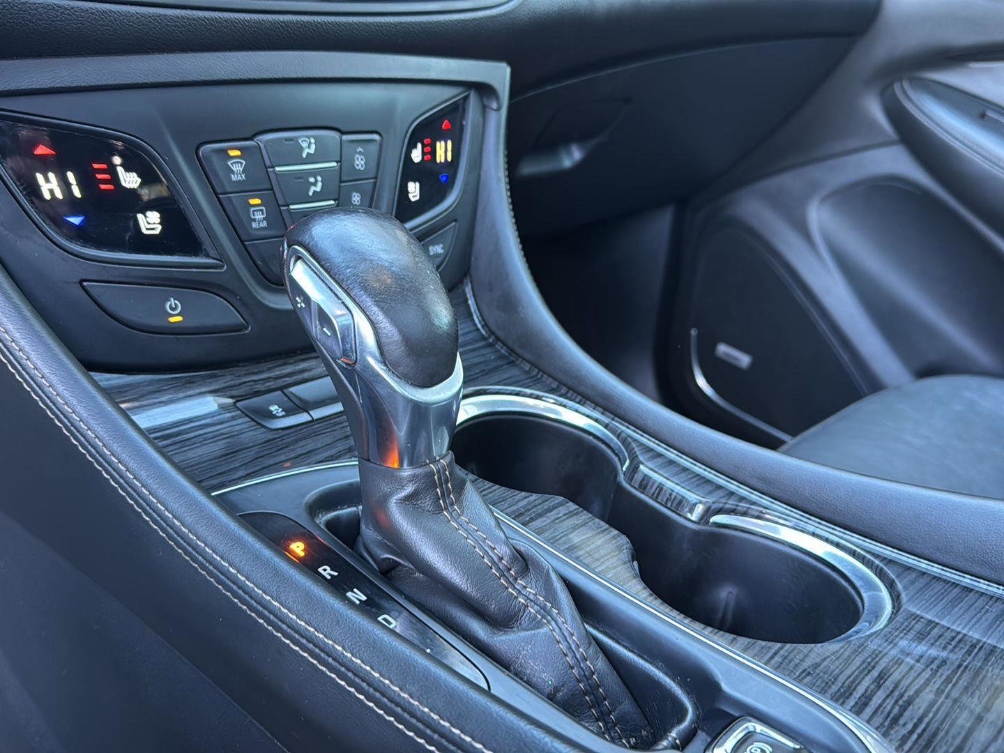 Used 2017 Buick Envision Premium w/ Driver Confidence Package image 24