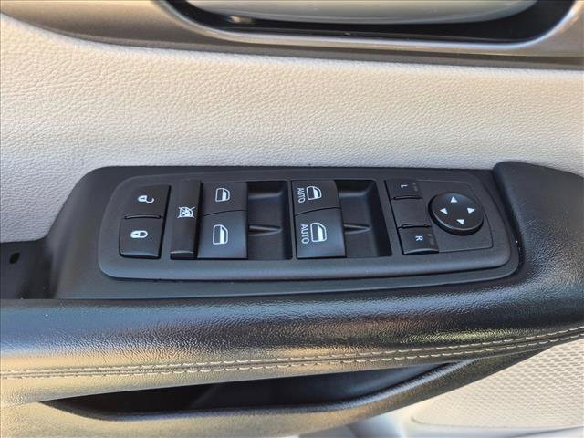 Used 2024 Chrysler Pacifica Limited FWD image 12