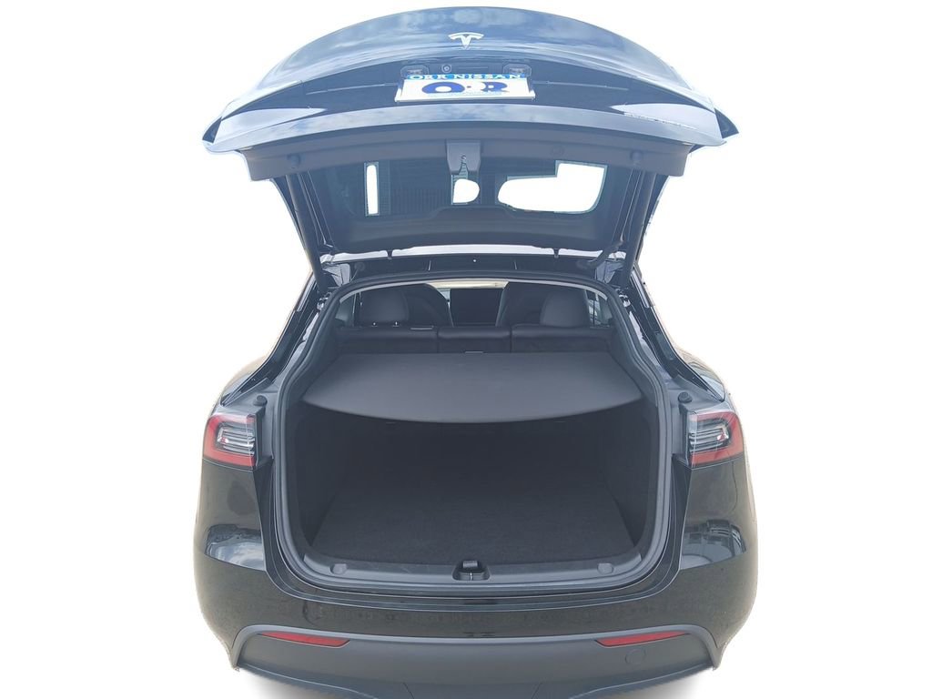 Used 2023 Tesla Model Y Long Range image 14