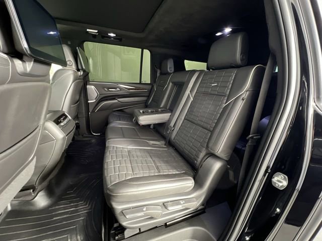 Certified 2022 Cadillac Escalade ESV Sport Platinum w/ Heavy-Duty Trailer Package image 26