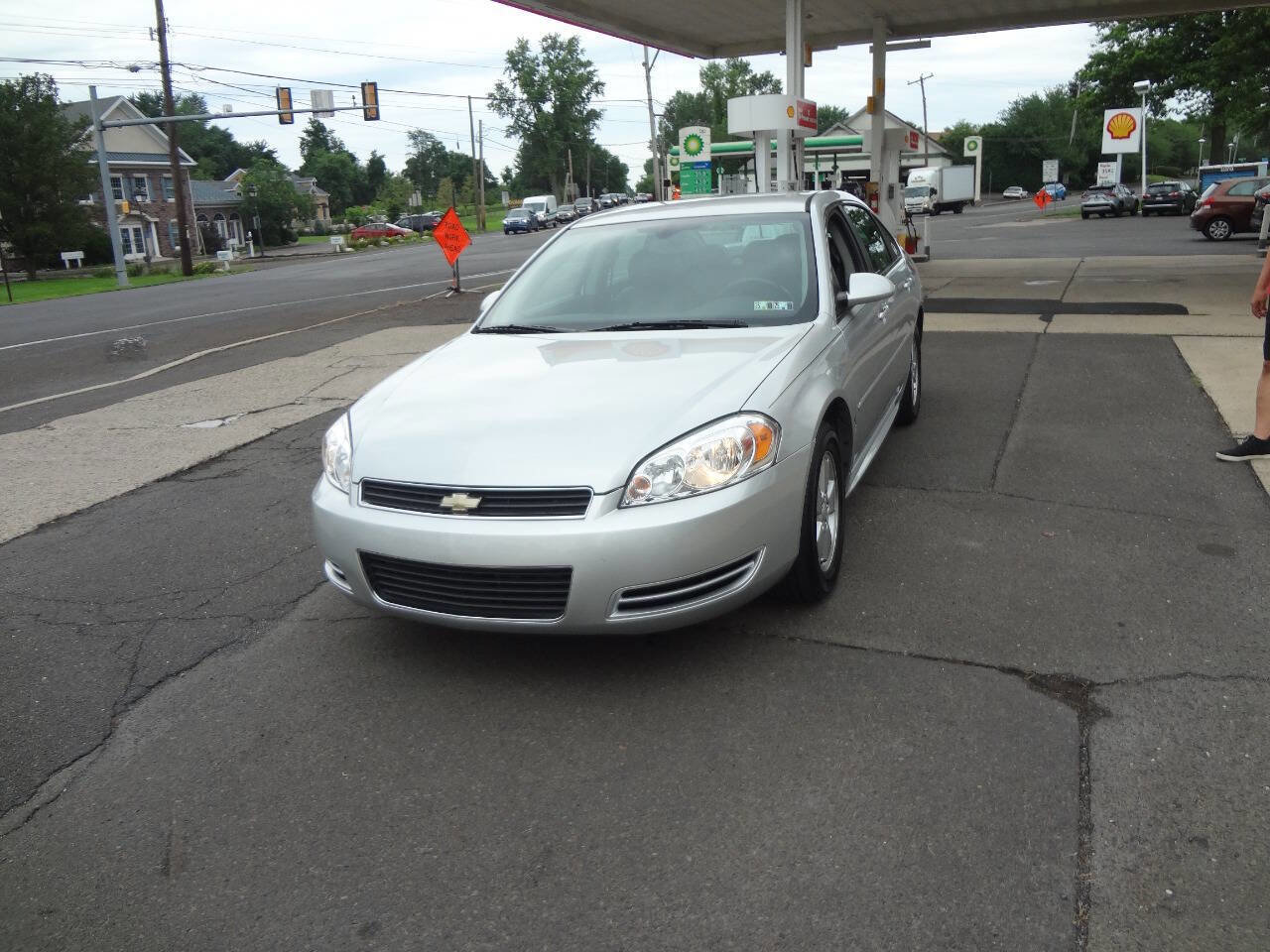 Used 2009 Chevrolet Impala LT w/ Luxury Edition Package image 2