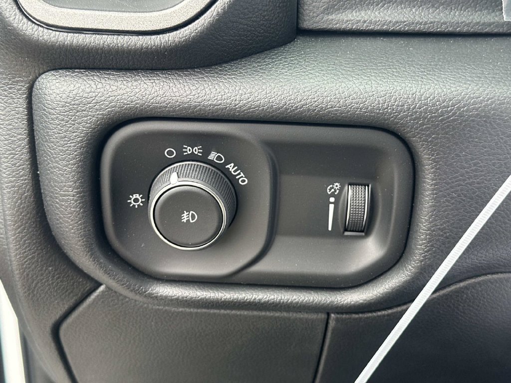 New 2026 RAM 3500 Tradesman RWD image 31