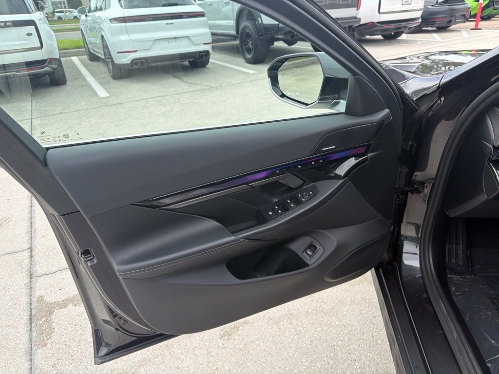 Used 2024 BMW i5 eDrive40i w/ Premium Package RWD image 18