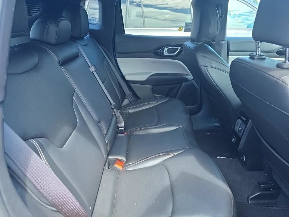 Certified 2025 Jeep Compass Limited AWD/4WD image 11
