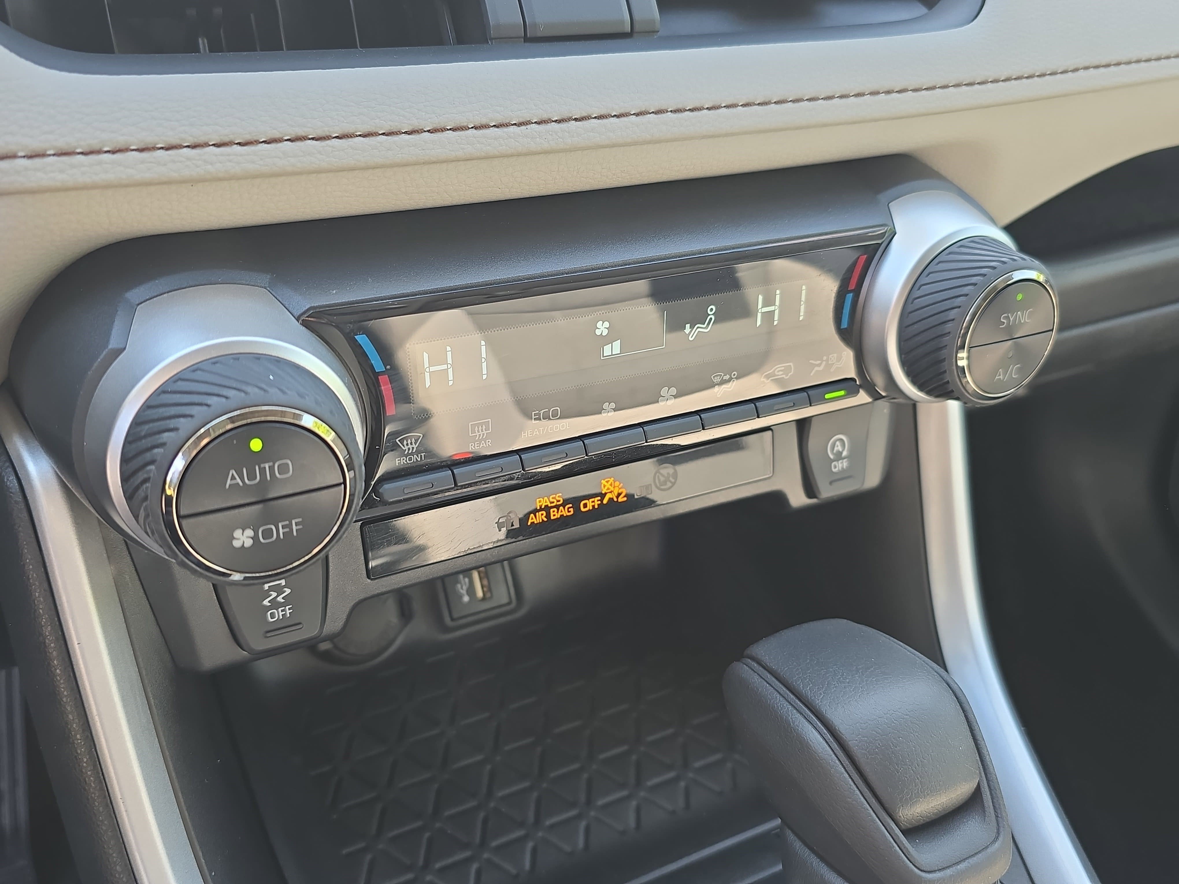 Used 2023 Toyota RAV4 XLE w/ Convenience Package FWD image 22