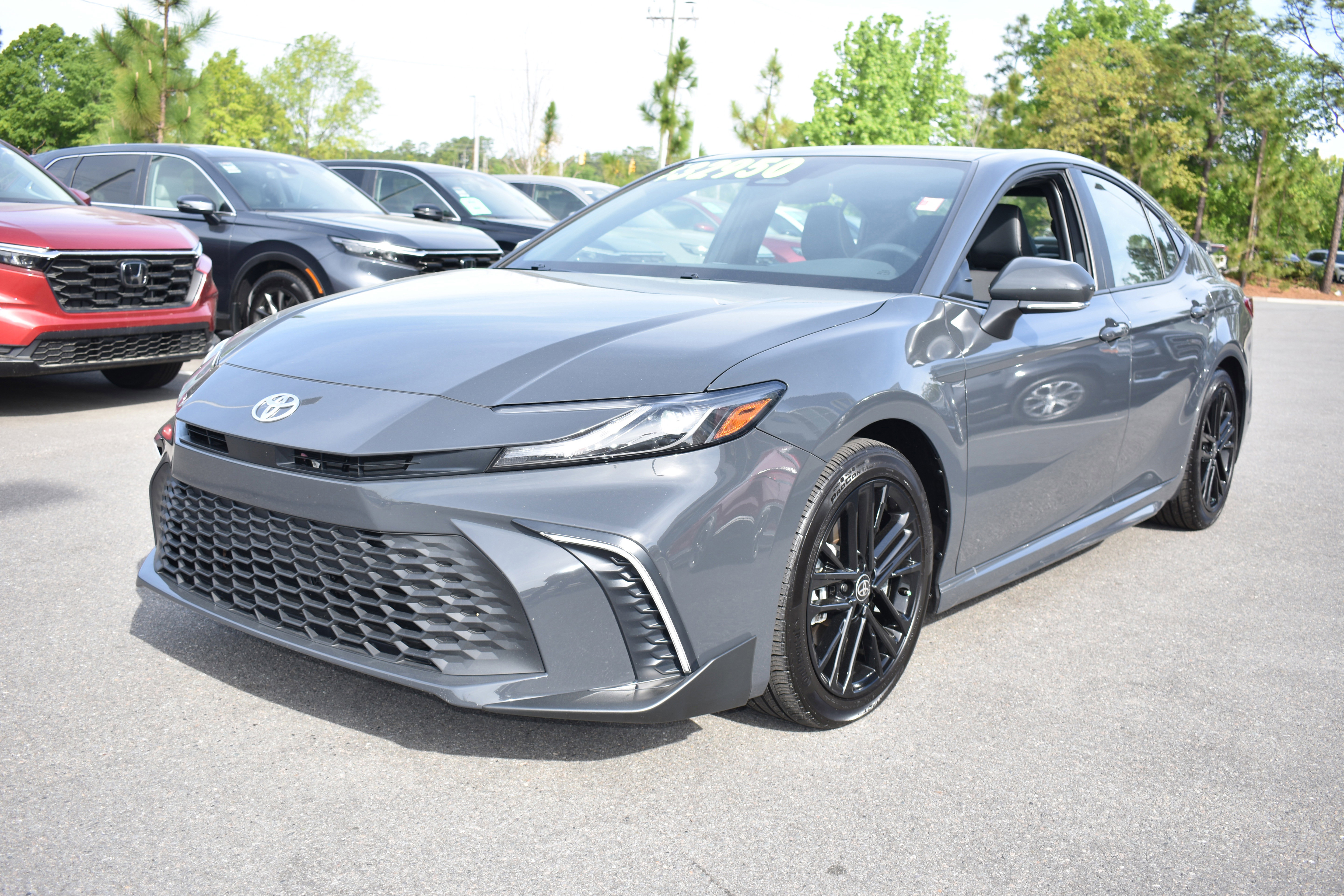 Used 2025 Toyota Camry SE image 5