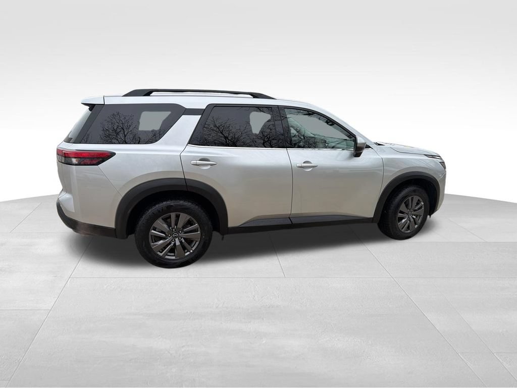 Used 2024 Nissan Pathfinder SV FWD image 12