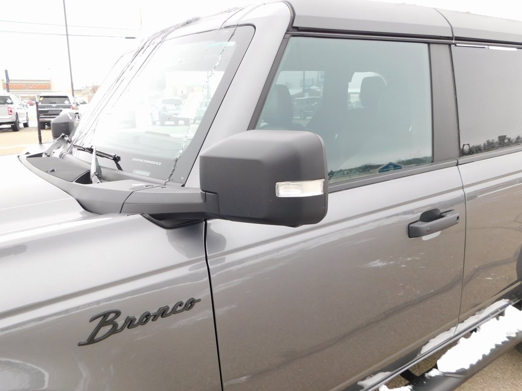 Used 2023 Ford Bronco Wildtrak image 11