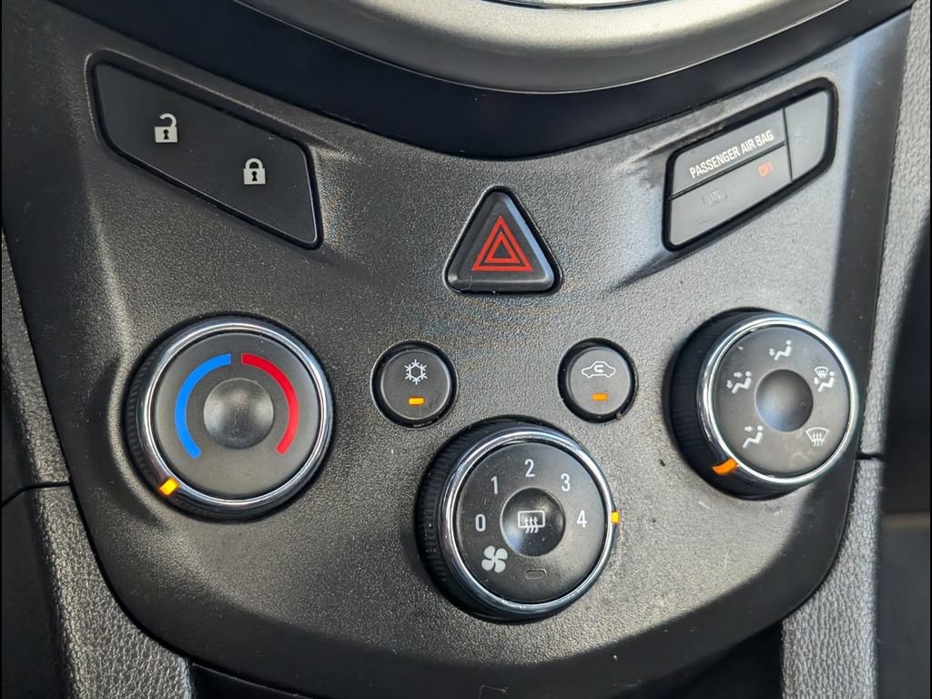 Used 2018 Chevrolet Sonic LT FWD image 15