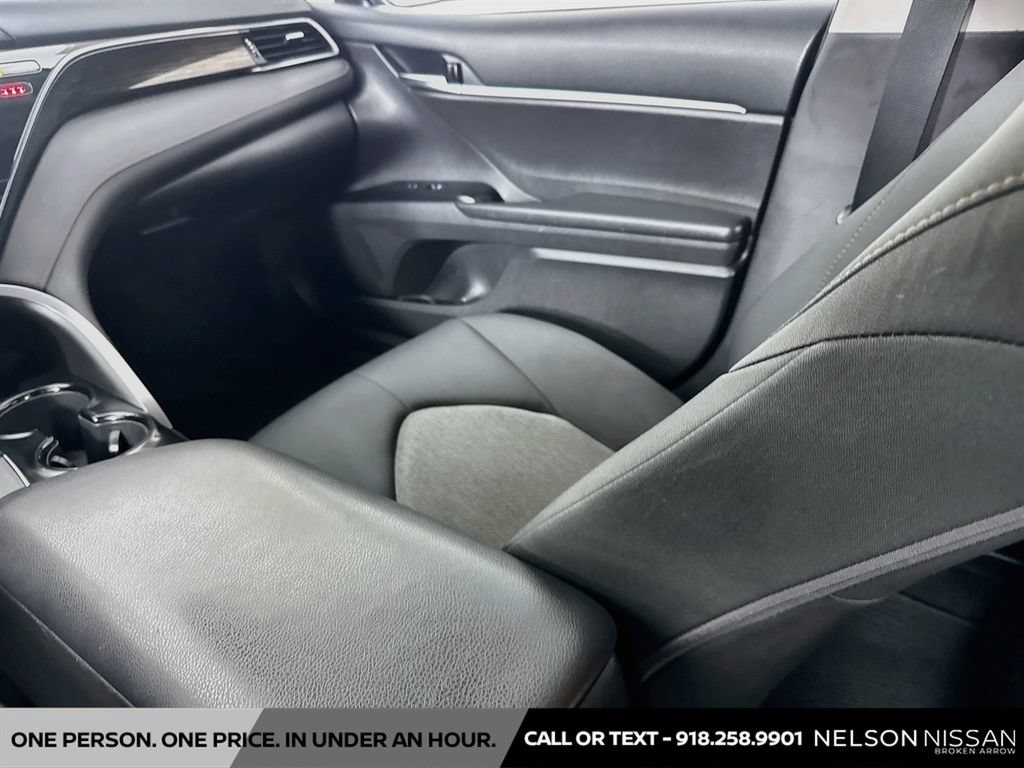 Used 2019 Toyota Camry LE FWD image 21