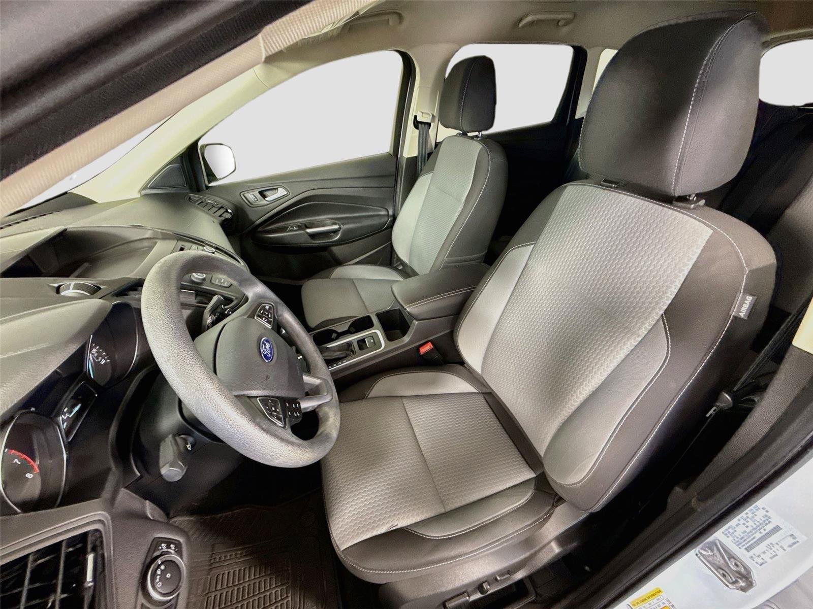 Used 2017 Ford Escape SE w/ SE Cold Weather Package AWD/4WD image 14