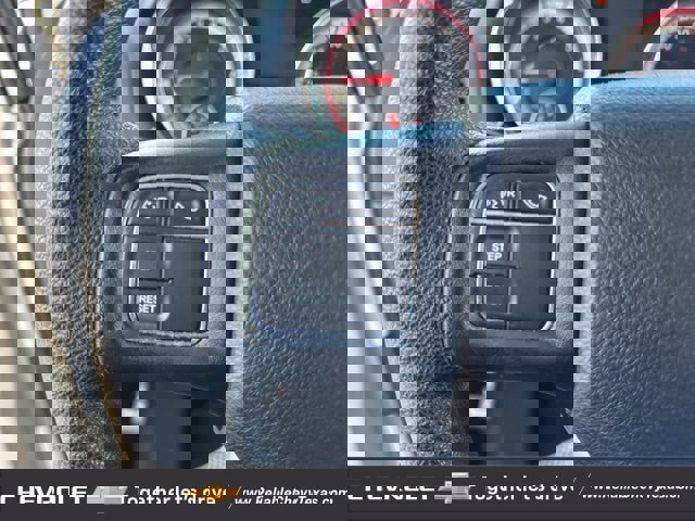 Used 2018 Dodge Grand Caravan SE w/ UConnect Hands-Free Group image 25