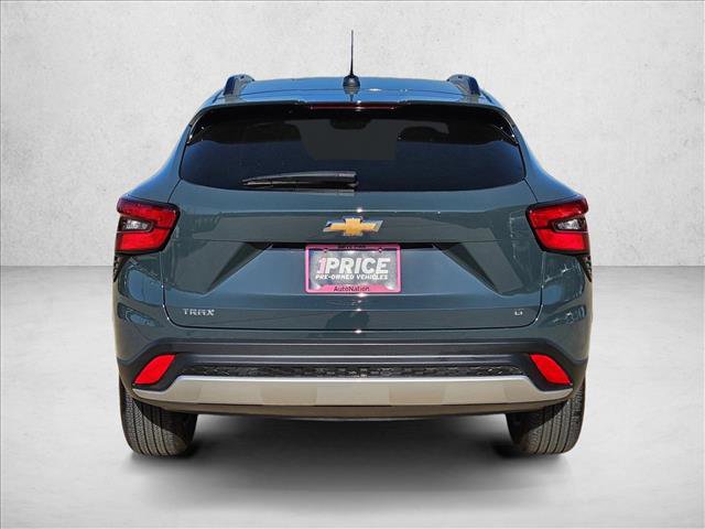 Used 2025 Chevrolet Trax LT image 7