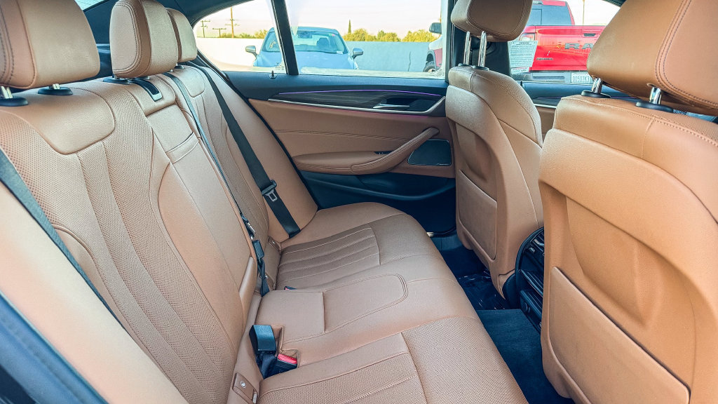 Used 2022 BMW 530e w/ Premium Package RWD image 19