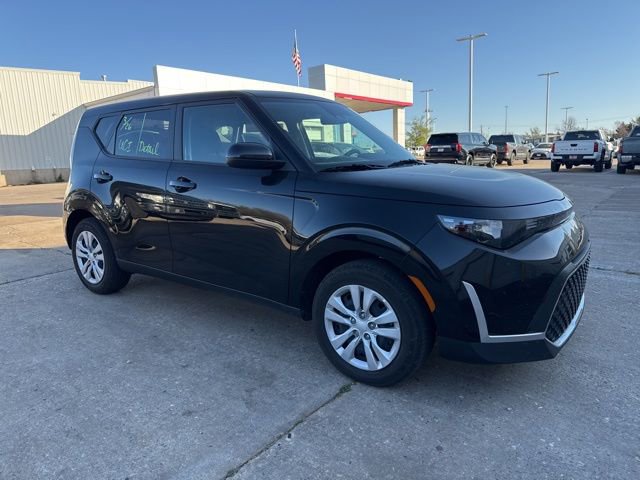 Used 2025 Kia Soul LX image 4