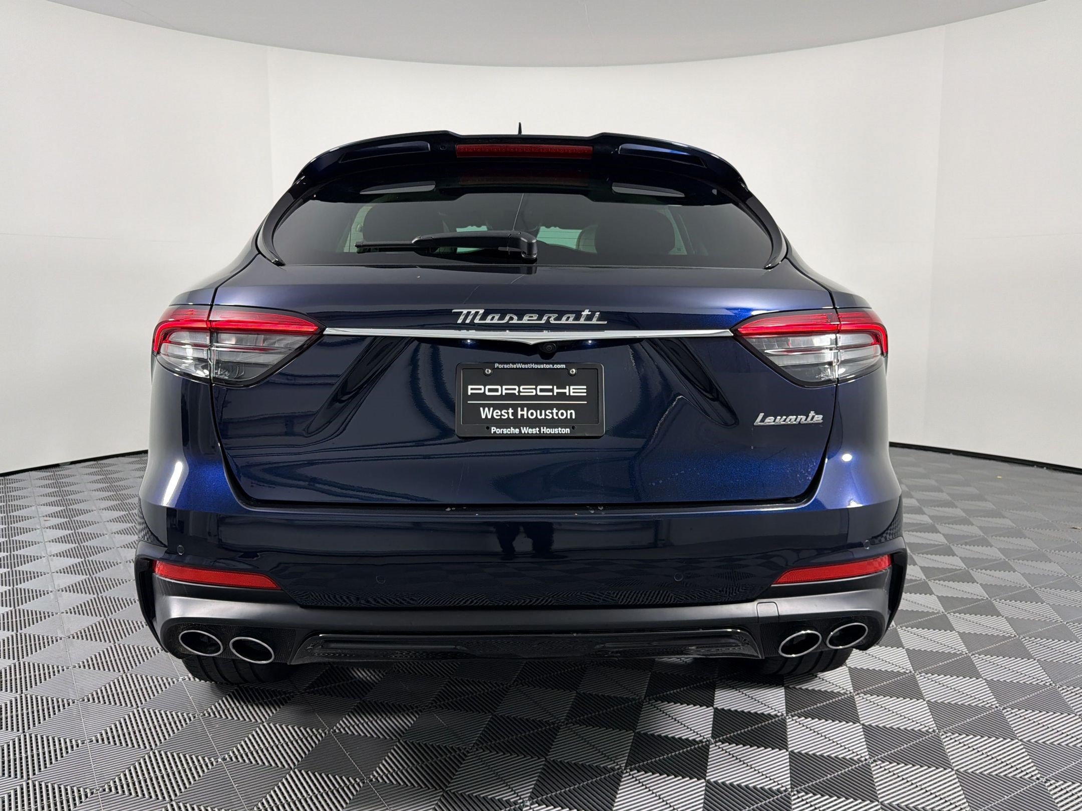 Used 2022 Maserati Levante Modena AWD/4WD image 8