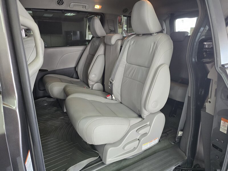 Used 2017 Toyota Sienna XLE w/ XLE Navigation Package image 10