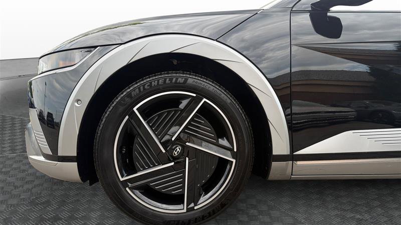 Used 2025 Hyundai Ioniq 5 Limited AWD/4WD image 9