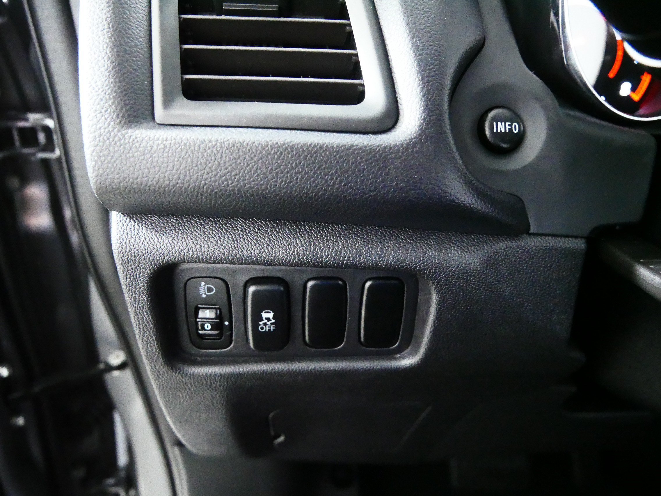 Used 2014 Mitsubishi Outlander Sport SE AWD/4WD image 26