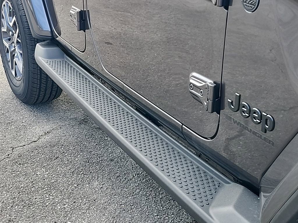 New 2026 Jeep Wrangler Unlimited Sahara AWD/4WD image 32