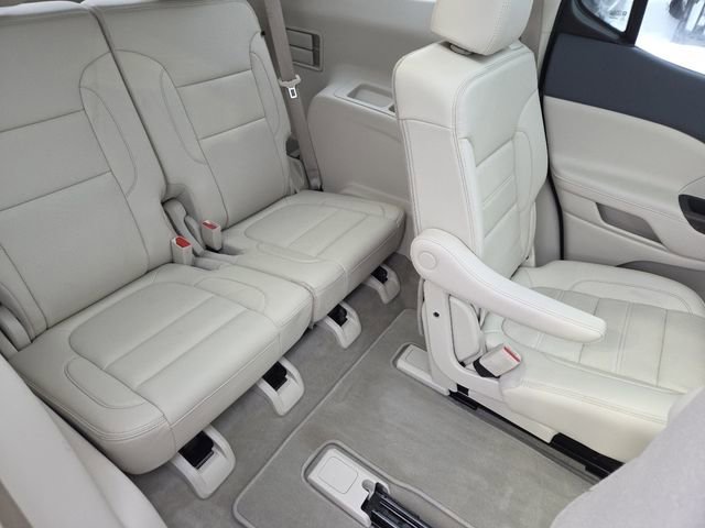 Used 2023 GMC Acadia Denali w/ Denali Ultimate Package image 32
