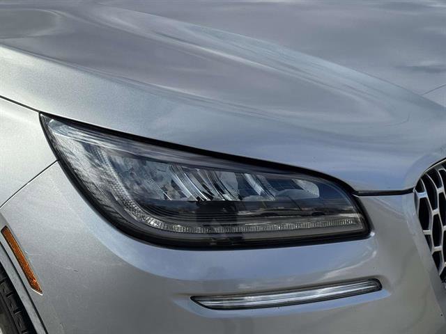 Used 2021 Lincoln Corsair AWD w/ Premium Package image 8