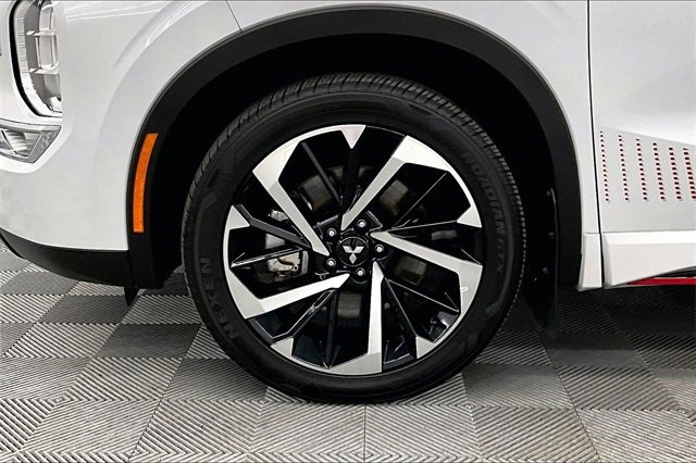 Used 2023 Mitsubishi Outlander Ralliart image 8