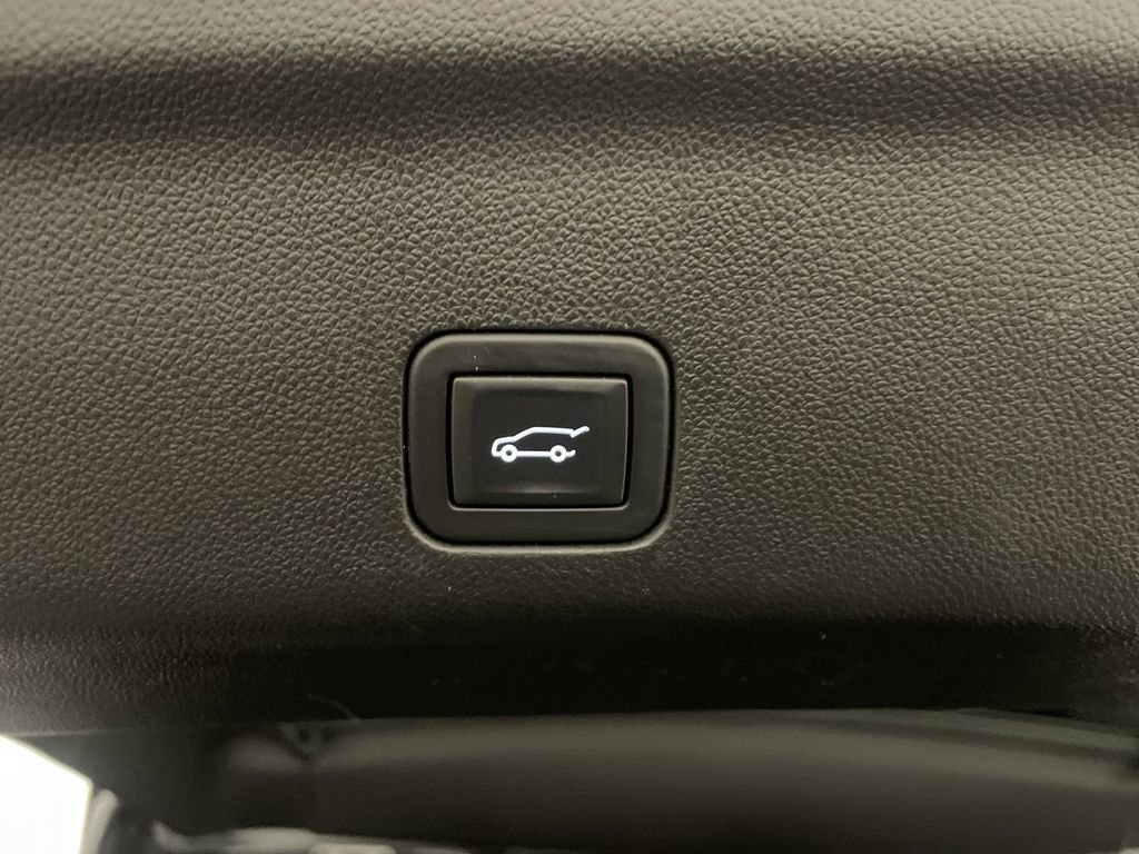 Used 2024 GMC Yukon SLT w/ SLT Luxury Package AWD/4WD image 32
