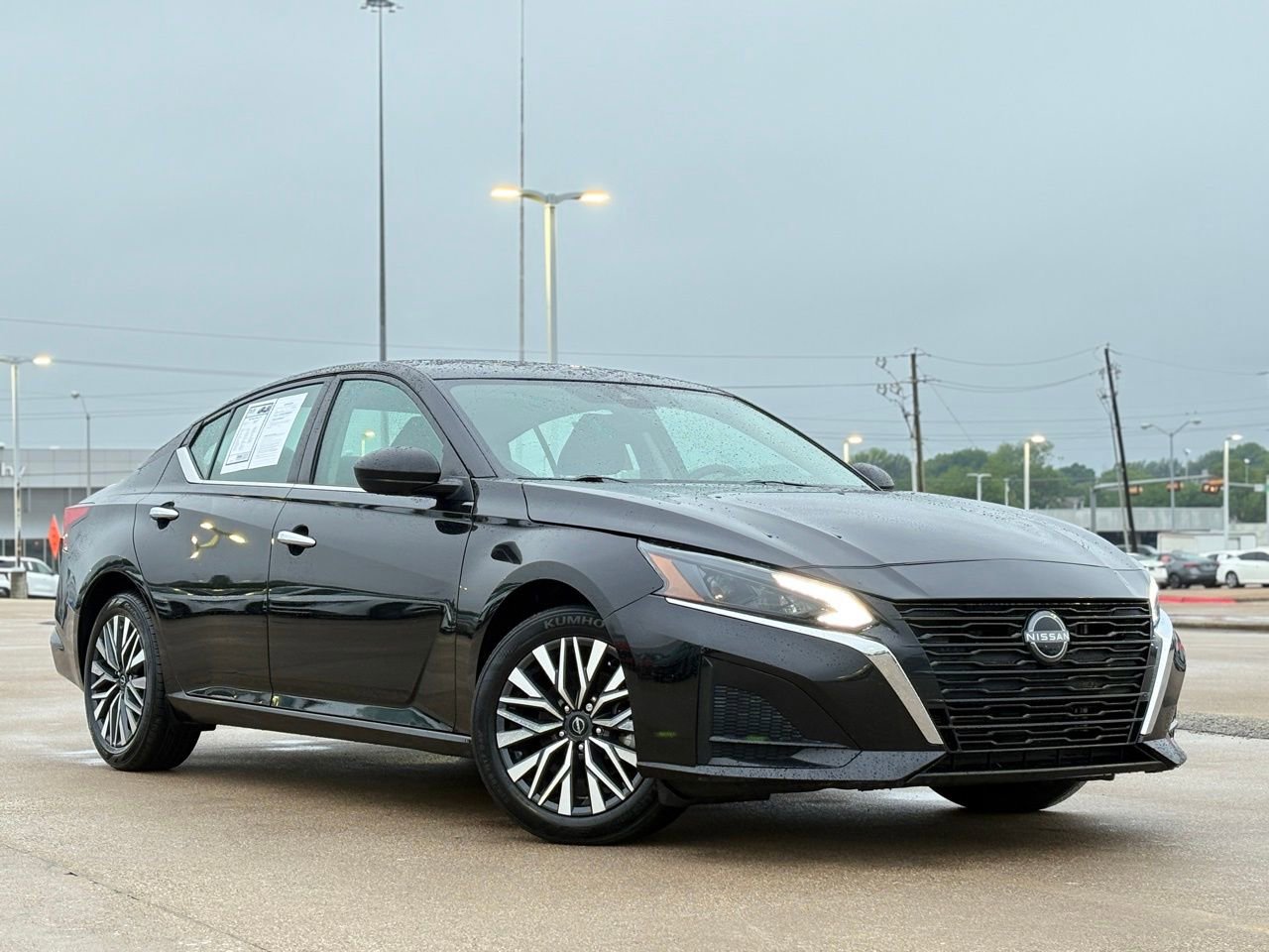 Certified 2025 Nissan Altima 2.5 SV FWD image 2