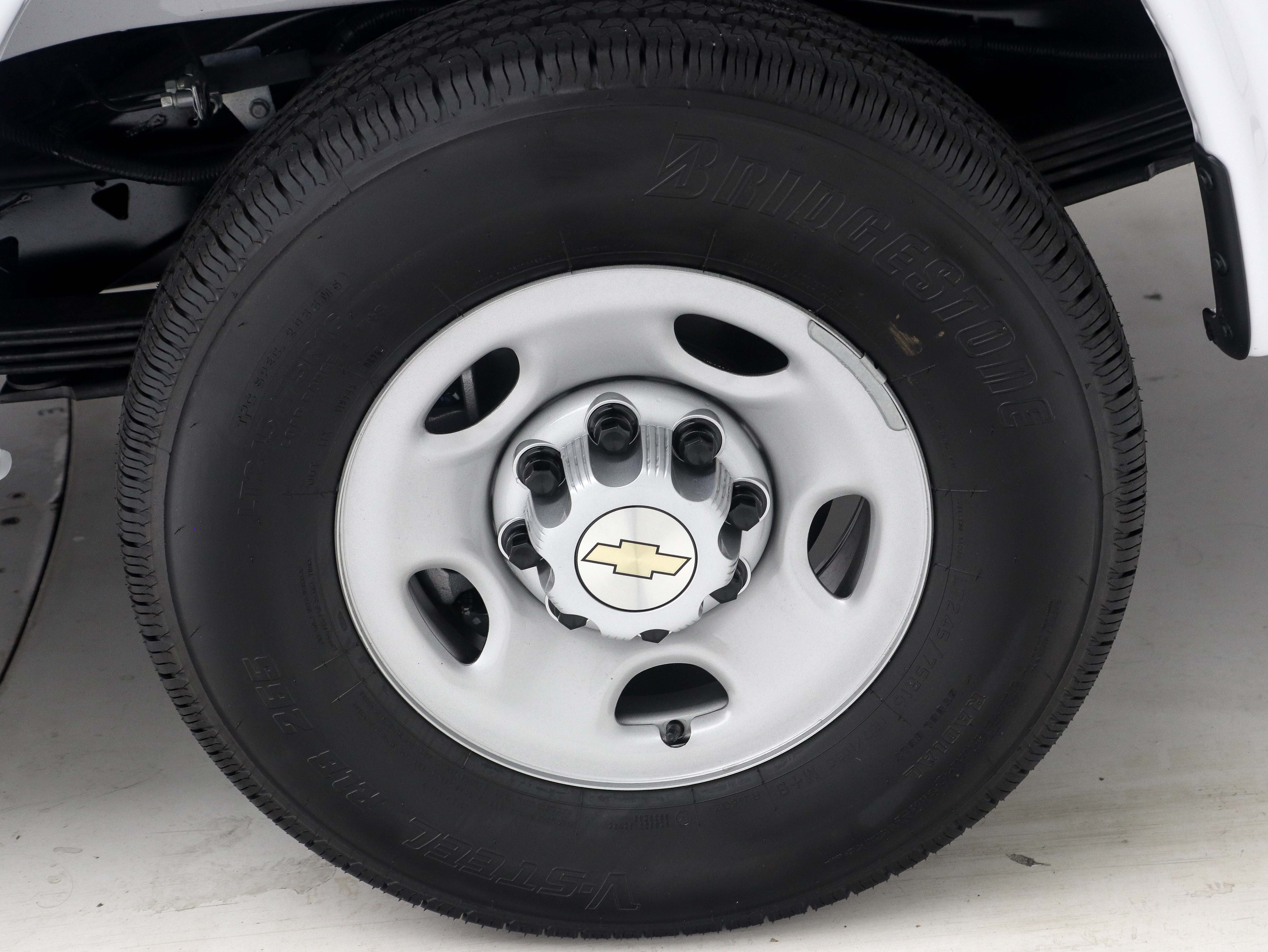 Used 2026 Chevrolet Express 3500 w/ Driver Convenience Package RWD image 28