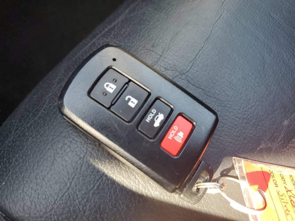 Used 2014 Toyota Avalon XLE FWD image 23