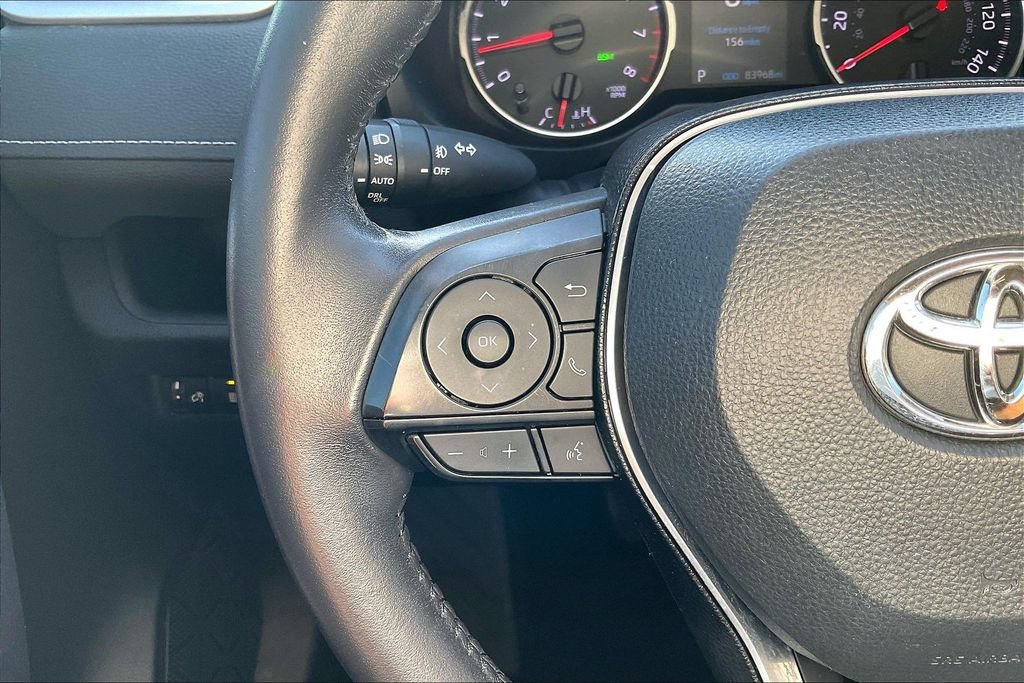 Used 2020 Toyota RAV4 XLE Premium FWD image 13